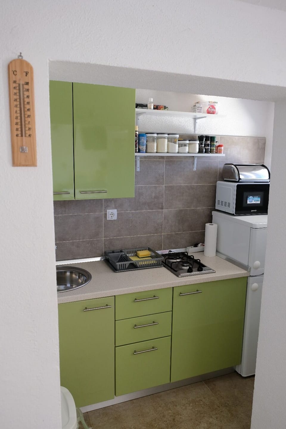 House | Private kitchen | Fridge, microwave, stovetop, toaster
