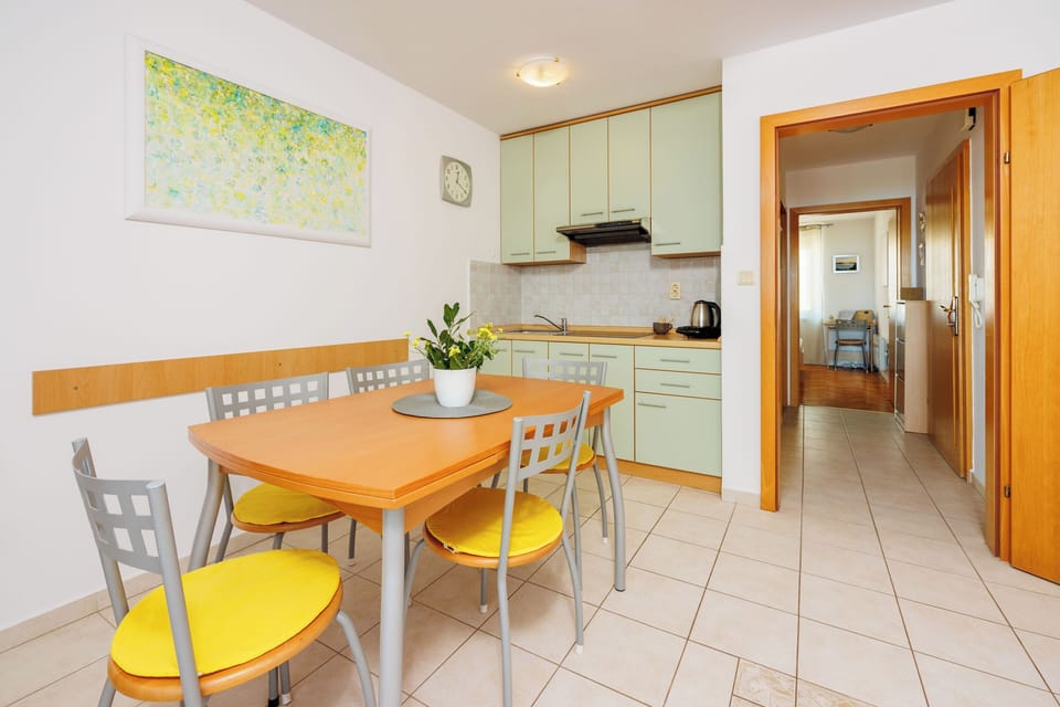 Apartment (A1) | Private kitchen | Fridge, microwave, stovetop, espresso maker