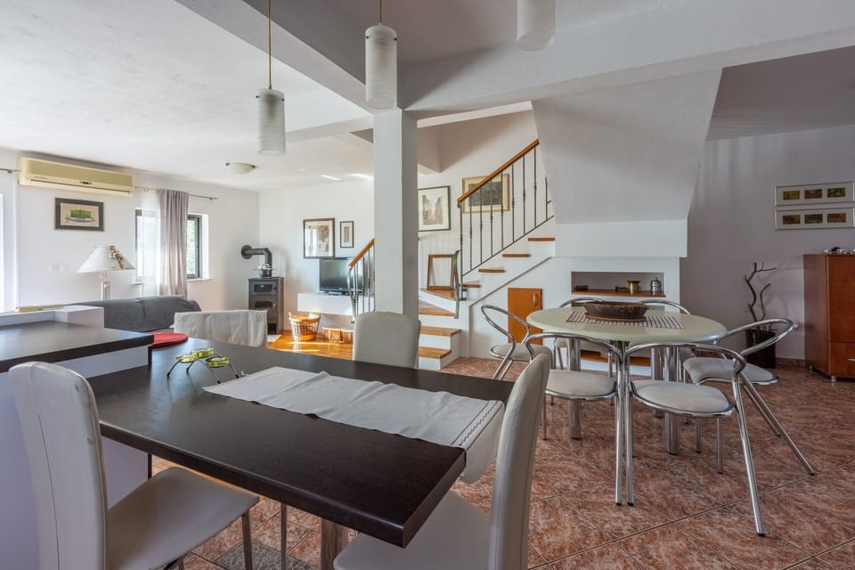 House | Dining