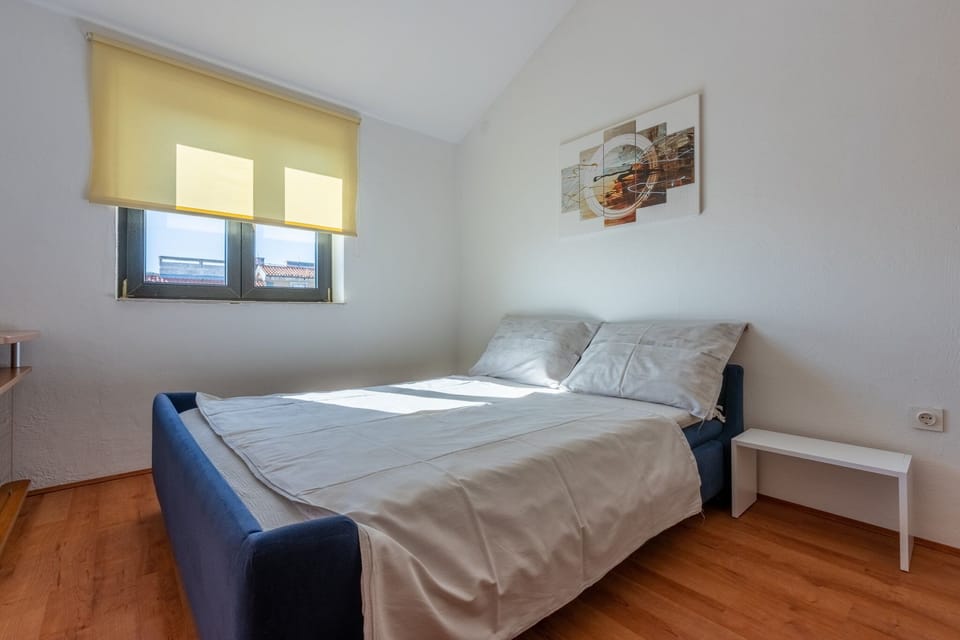 House | Iron/ironing board, free WiFi