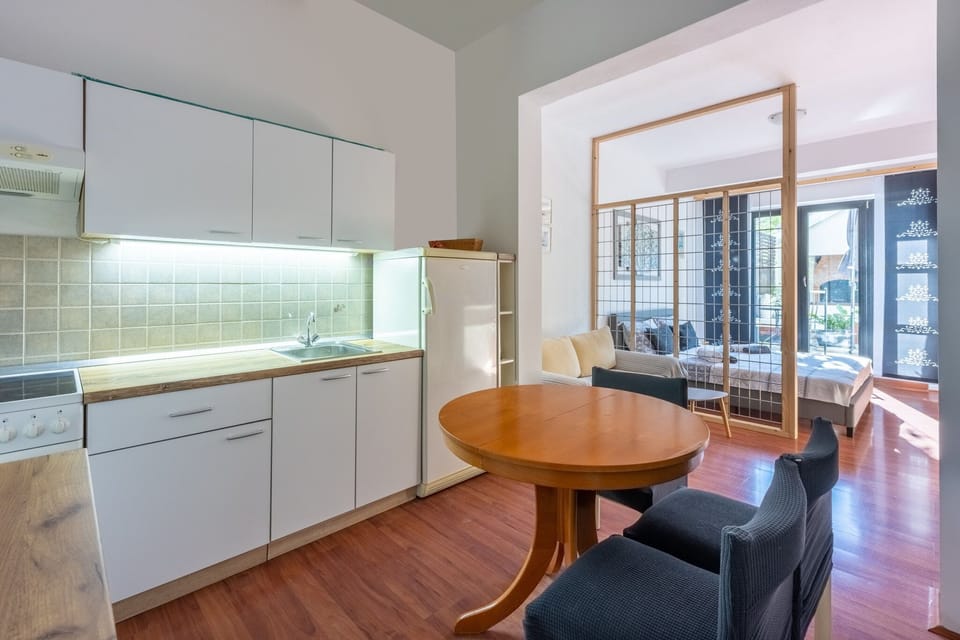 House | Private kitchen | Fridge, microwave, oven, stovetop