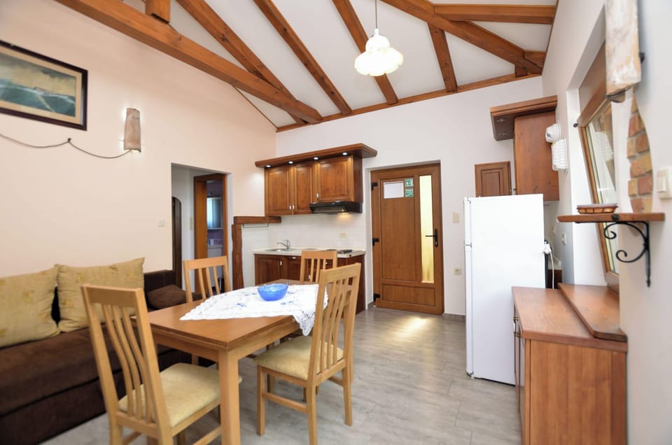 House | Dining