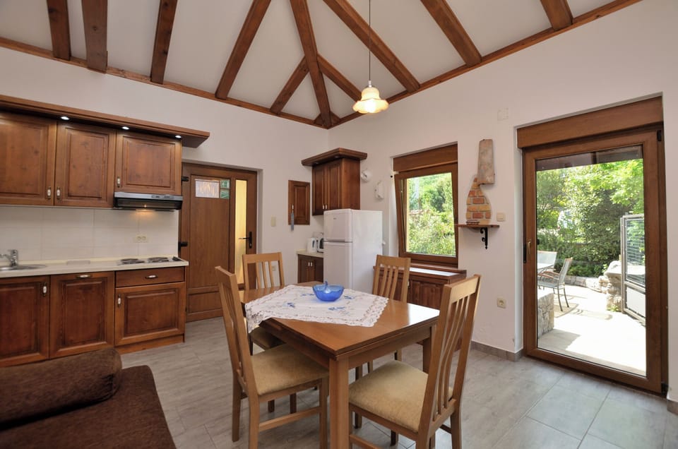 House | Private kitchen | Fridge, microwave, stovetop, dishwasher
