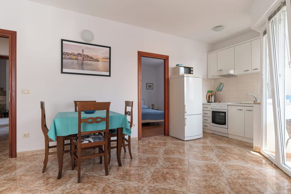 Apartment (A1) | Dining