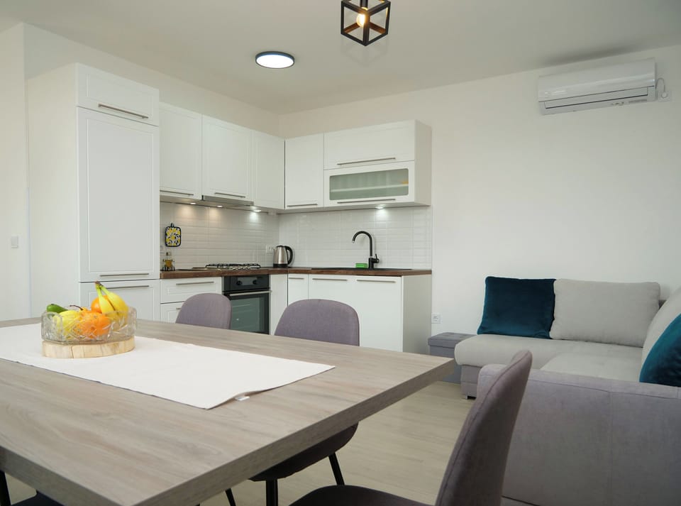 House | Private kitchen | Fridge, oven, stovetop, dishwasher