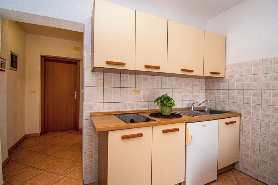 House | Private kitchen | Espresso maker, fridge, microwave, oven