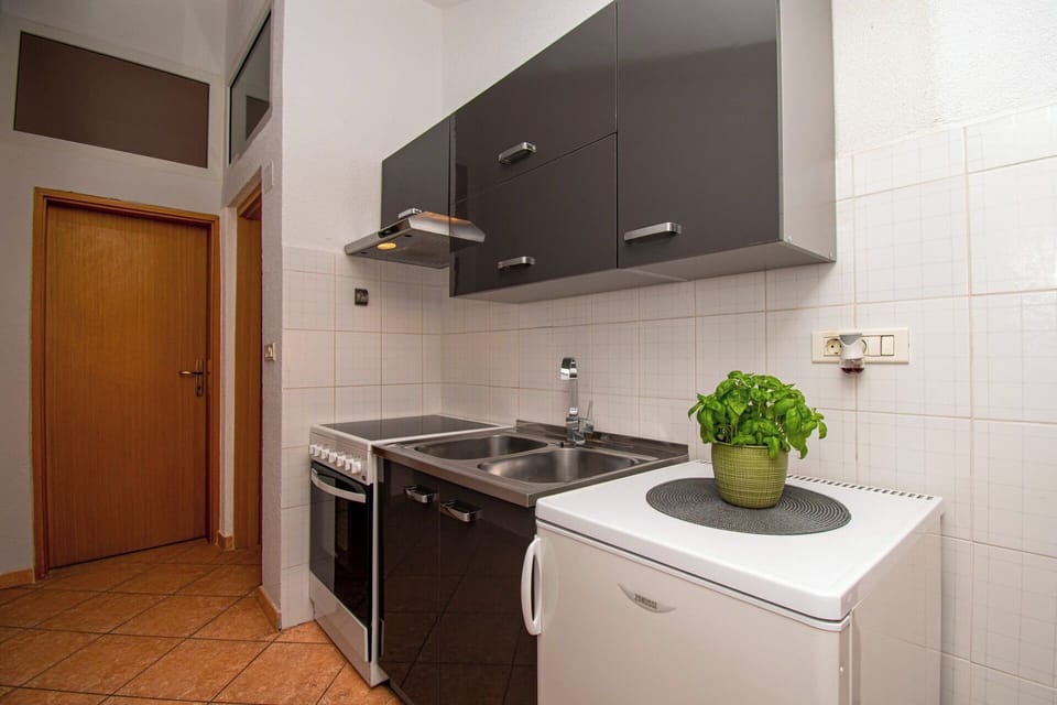 House | Private kitchen | Espresso maker, fridge, microwave, oven