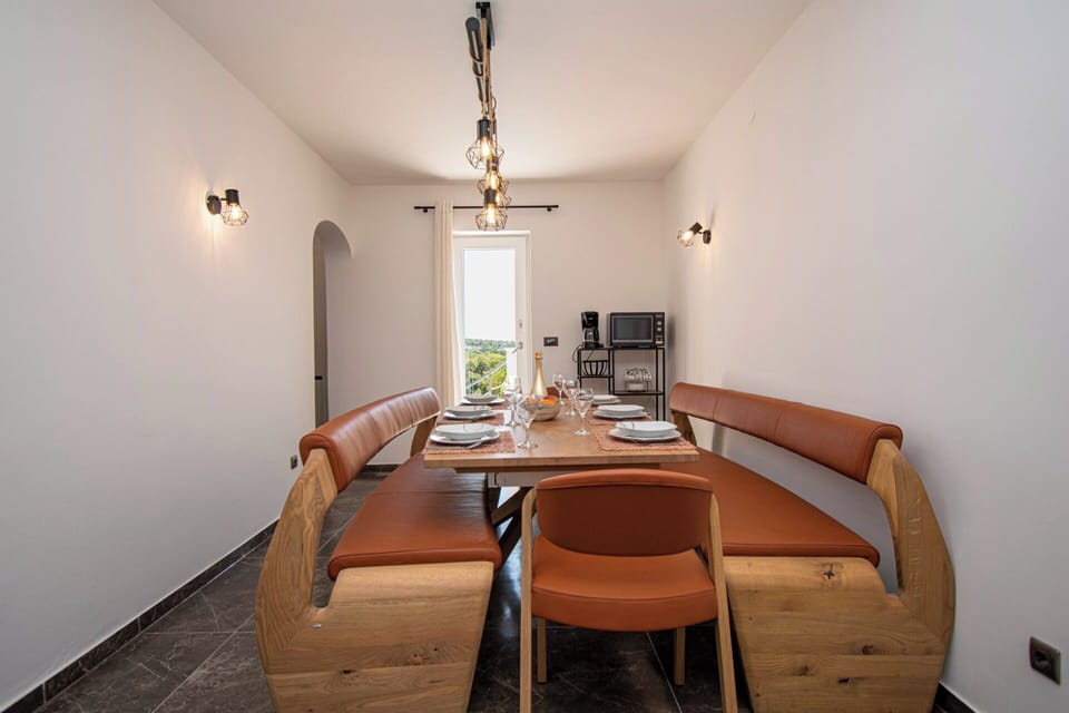 House | Dining