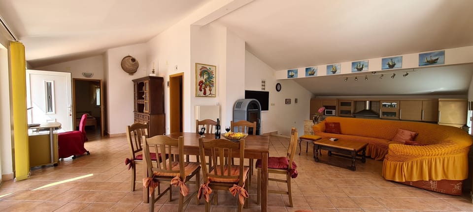 Apartment (A1) | Dining