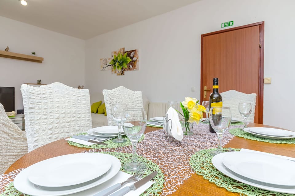 House | Dining