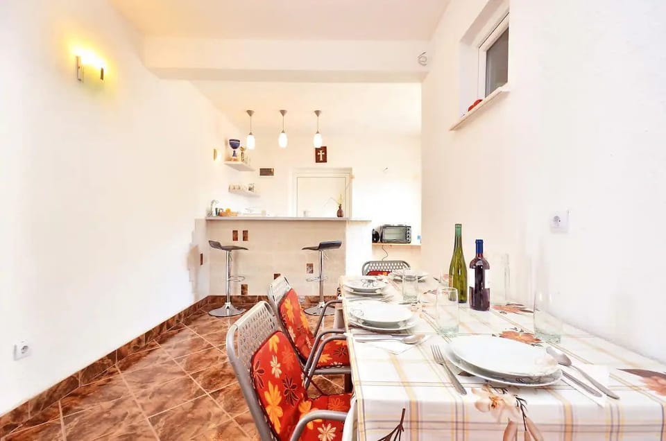 House | Dining