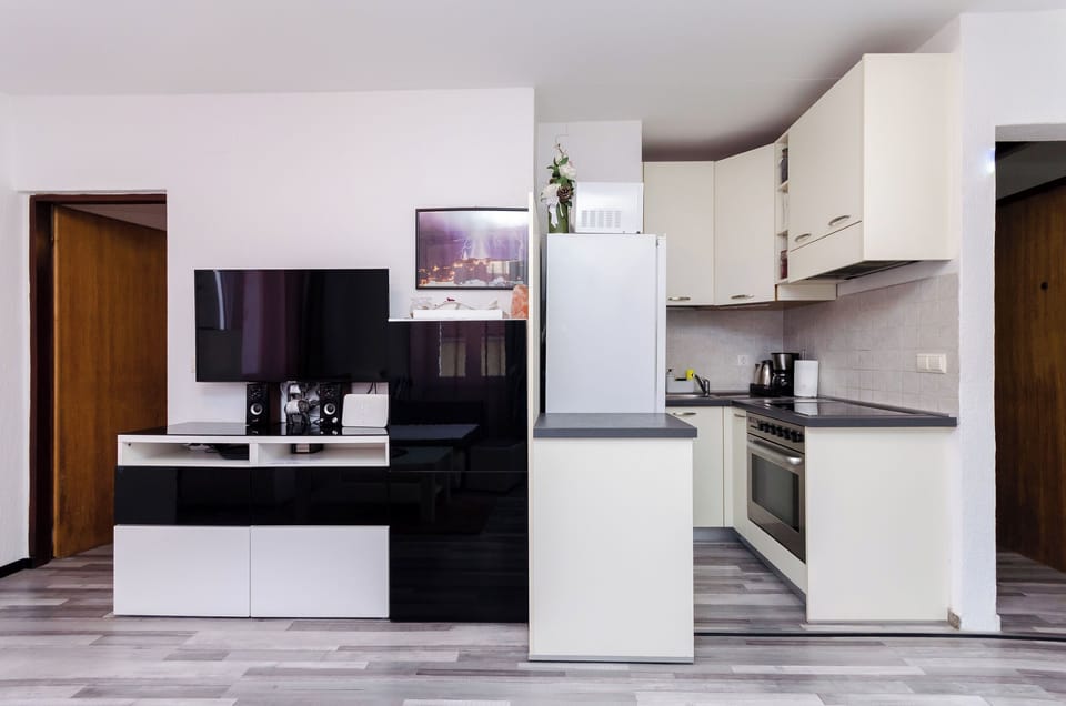 Apartment (A1) | Television