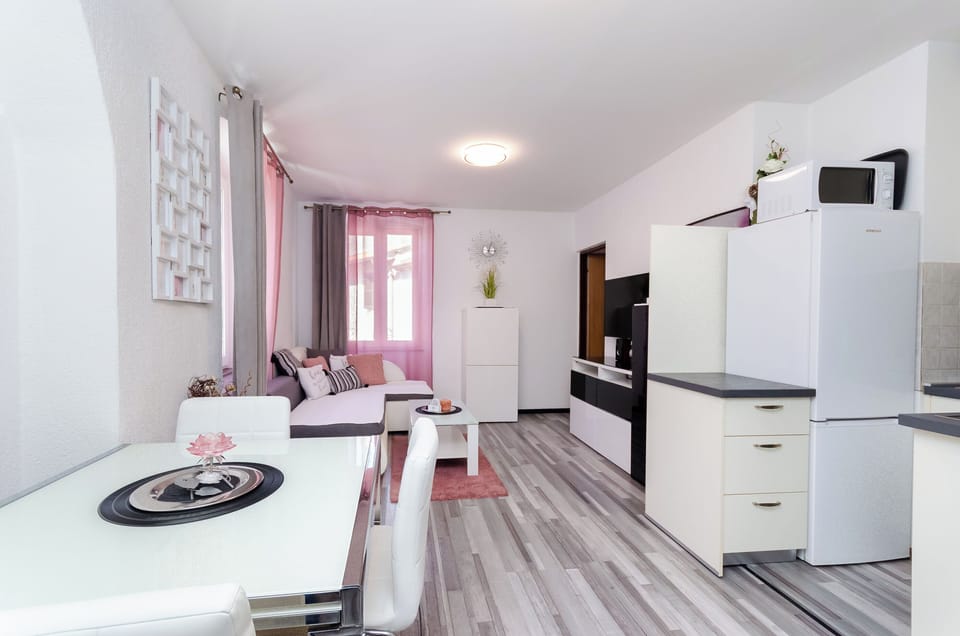 Apartment (A1) | Living room