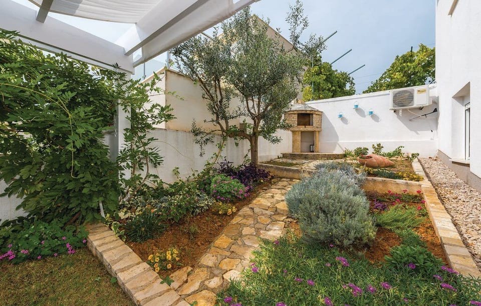 Apartment (A1) | Courtyard