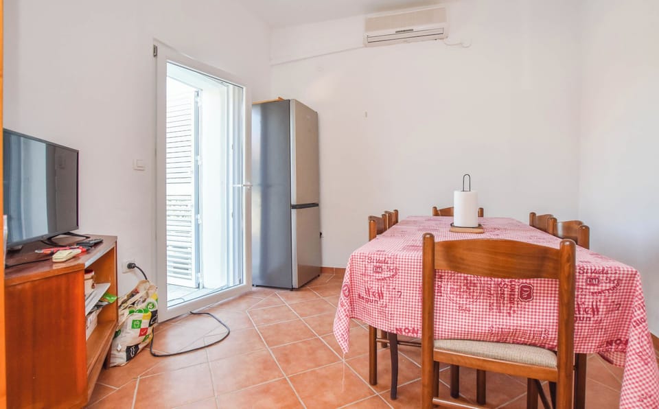 House | Dining