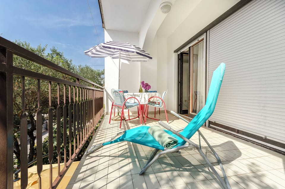 Apartment (A1) | Balcony