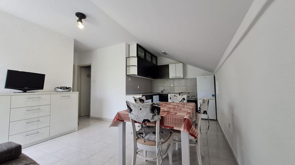 House | Private kitchen | Fridge, oven, stovetop, dishwasher