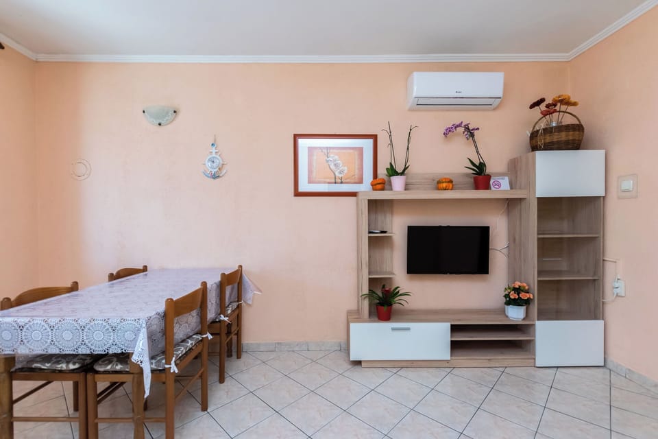 House | Dining