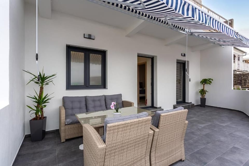 House | Balcony