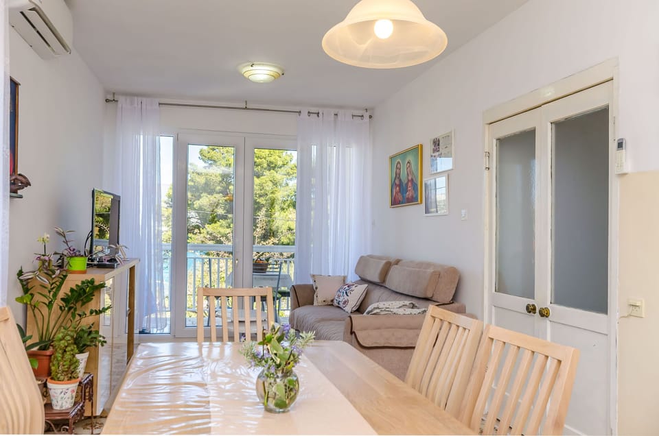 Apartment (A1) | Dining