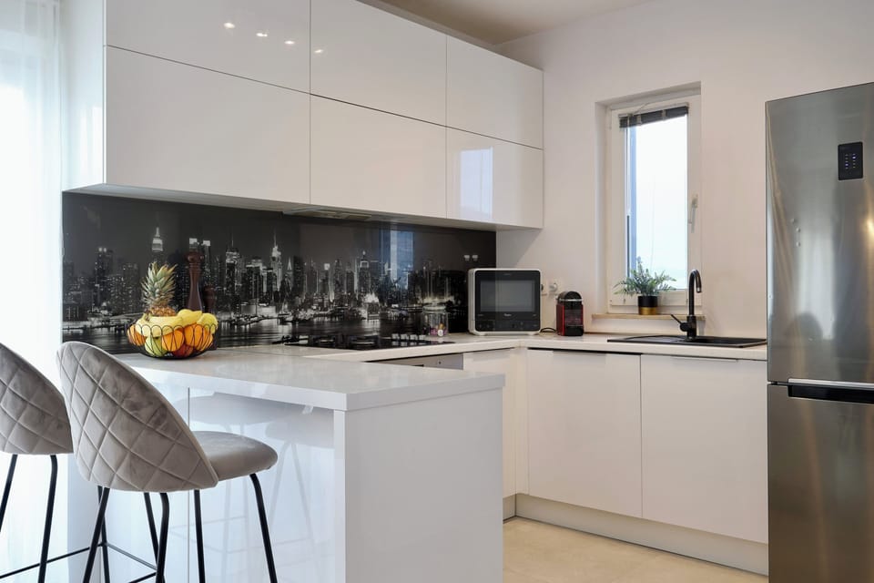 Apartment (A1) | Private kitchen | Fridge, microwave, oven, stovetop