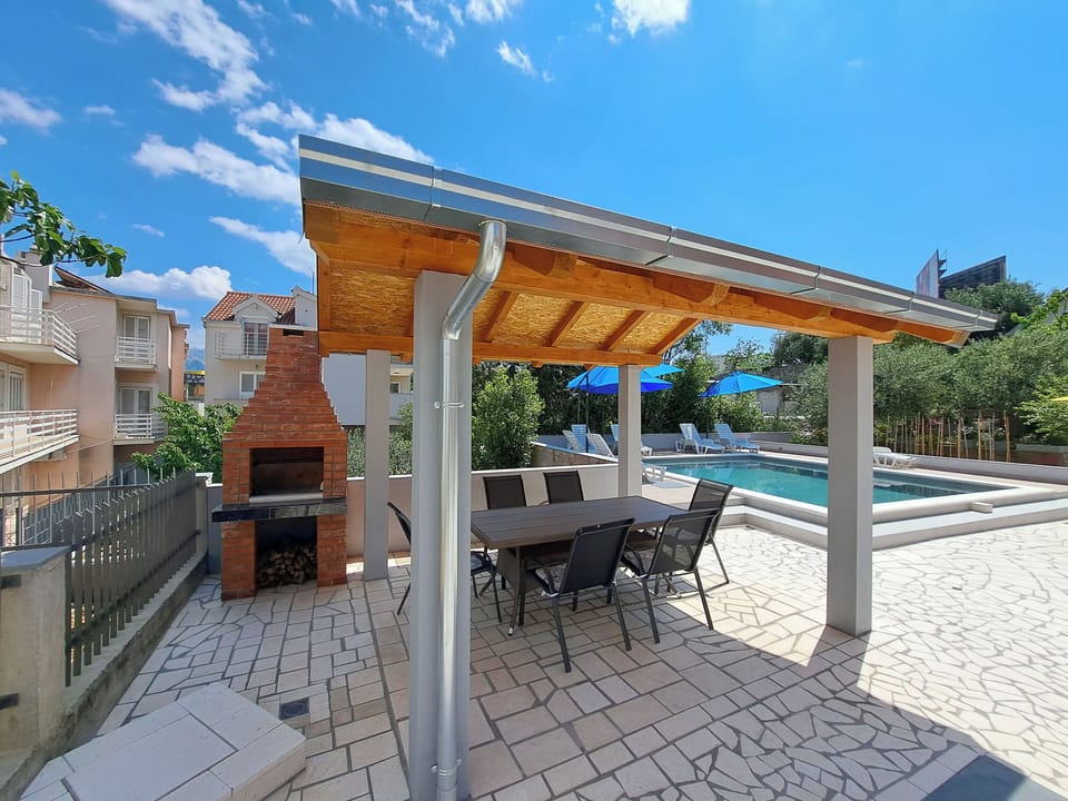 BBQ/picnic area