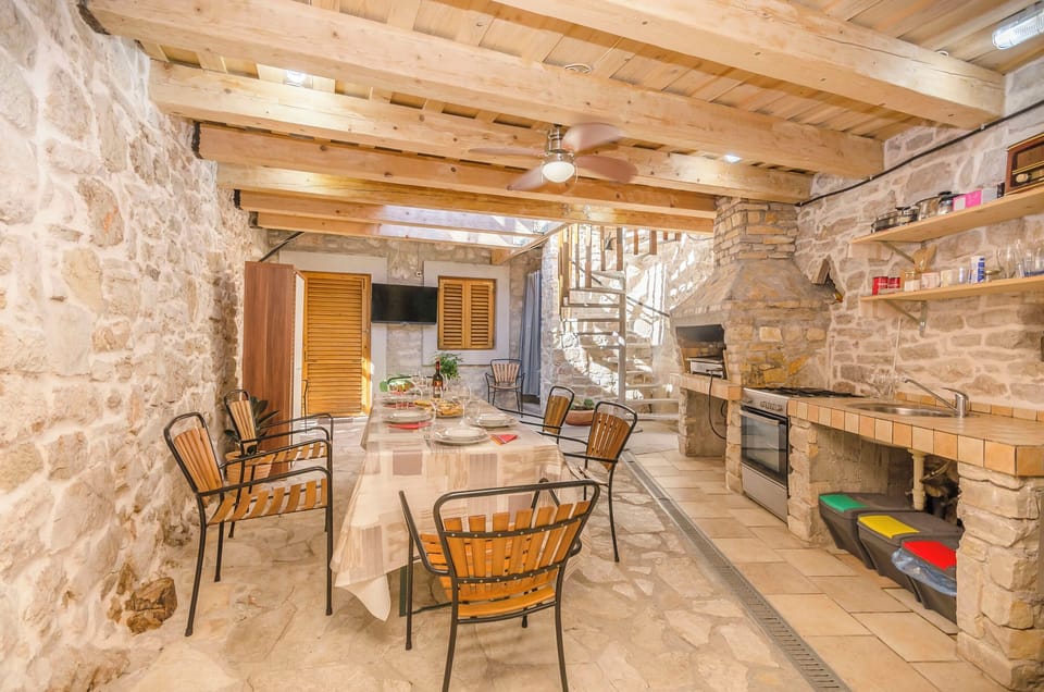 House | Dining