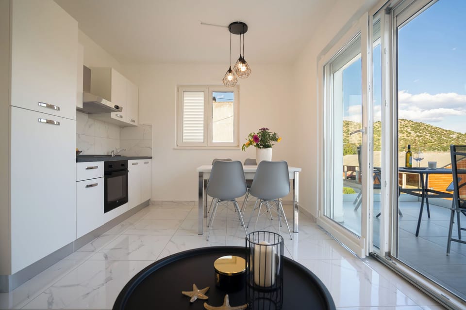 Apartment (A1) | Private kitchen | Fridge, oven, stovetop, espresso maker