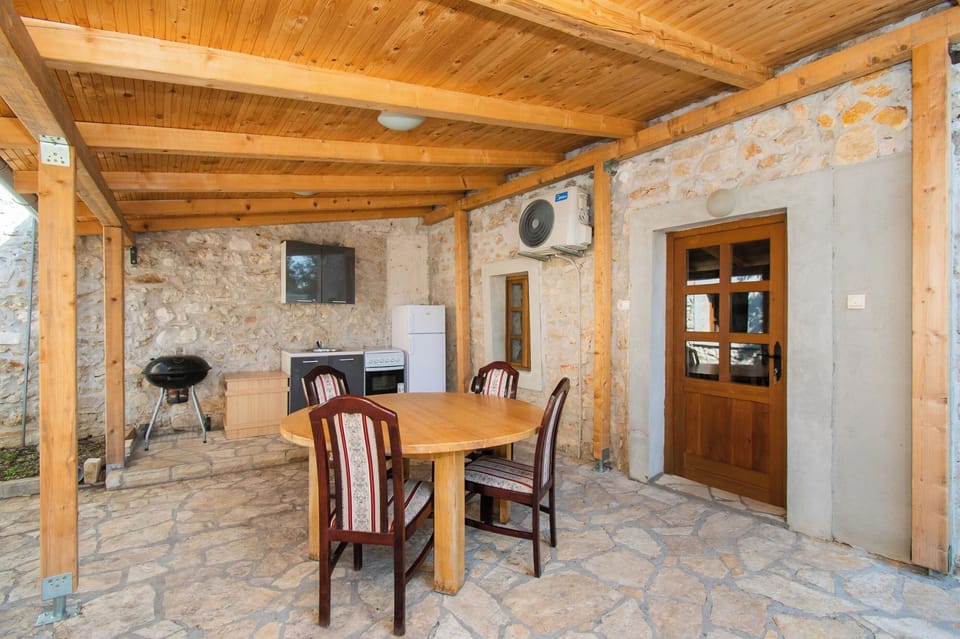 House | Dining
