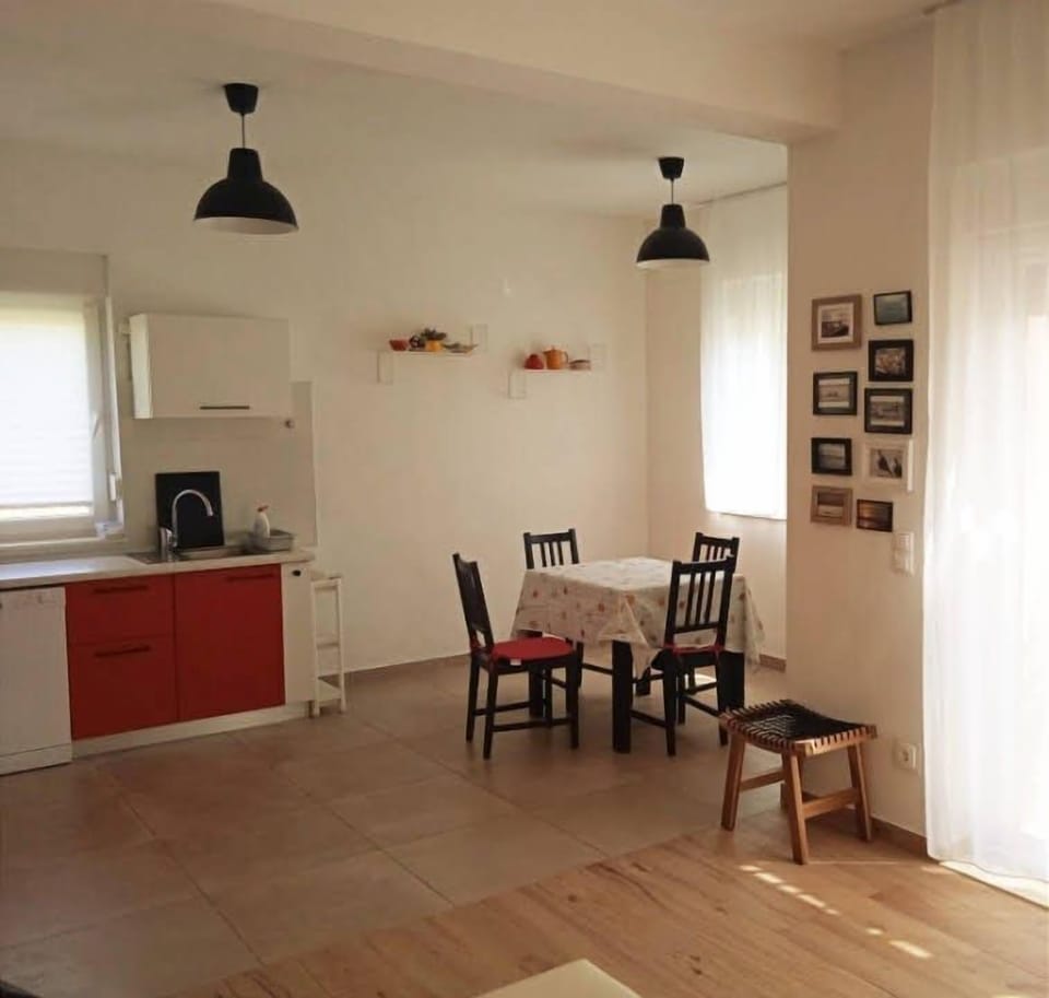 House | Private kitchen | Fridge, microwave, oven, stovetop