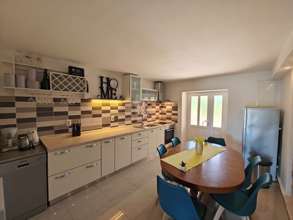 House | Private kitchen | Fridge, oven, stovetop, dishwasher
