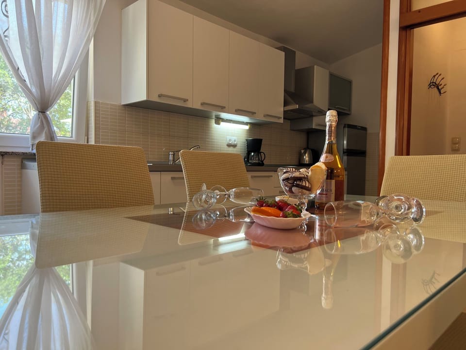 House | Private kitchen | Espresso maker, fridge, microwave, oven