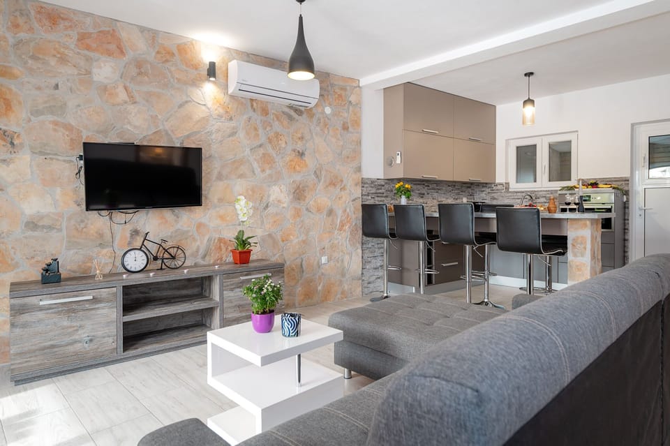 Villa | Living room | Smart TV