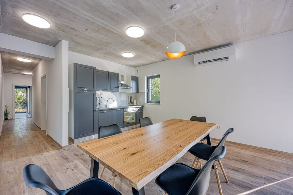 Villa | Dining