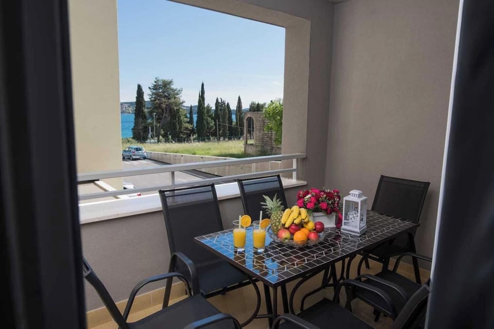 Apartment (A1) | Balcony