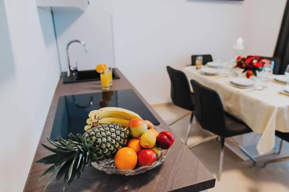 Apartment (A1) | Private kitchen | Fridge, microwave, oven, stovetop