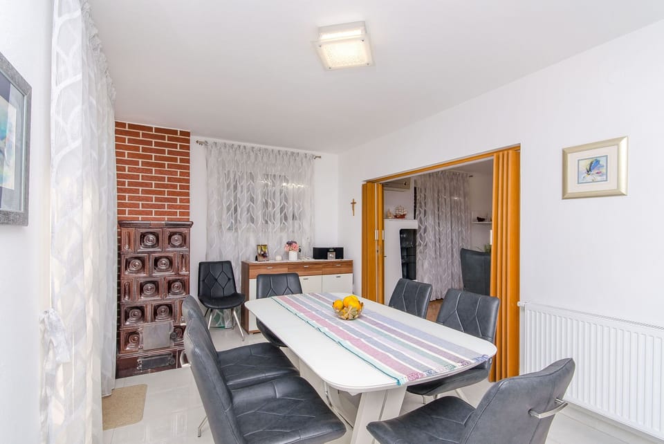 Apartment (A1) | Dining