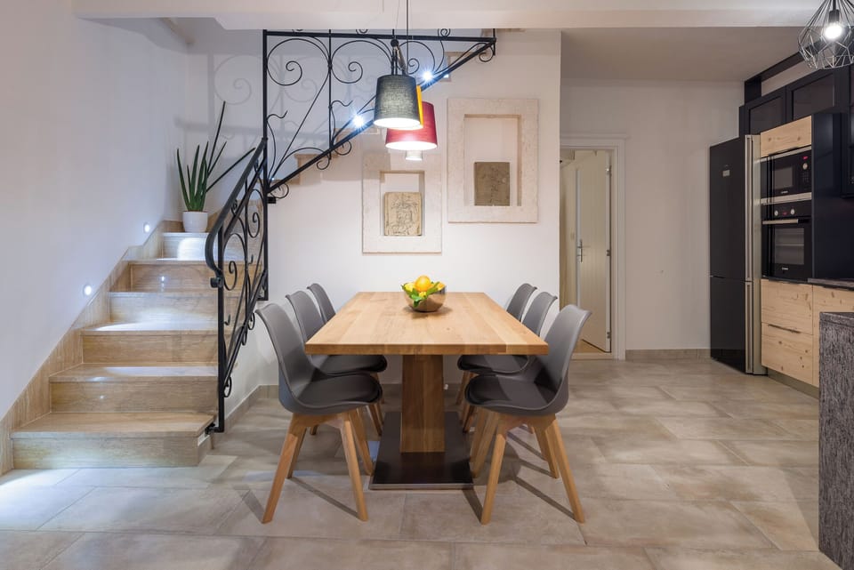 Villa | Dining