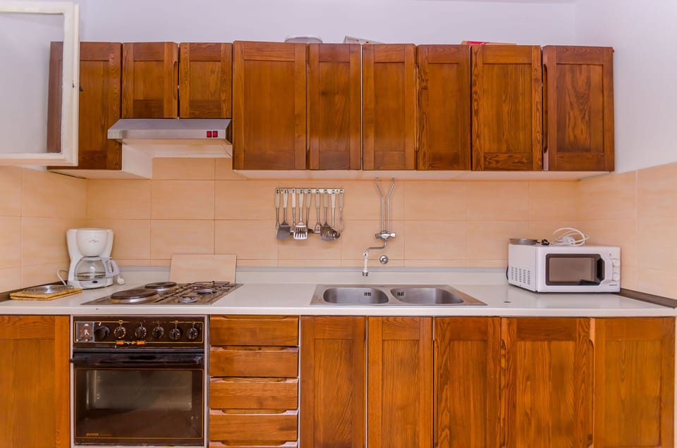 Apartment (A1) | Private kitchen | Fridge, oven, stovetop, espresso maker