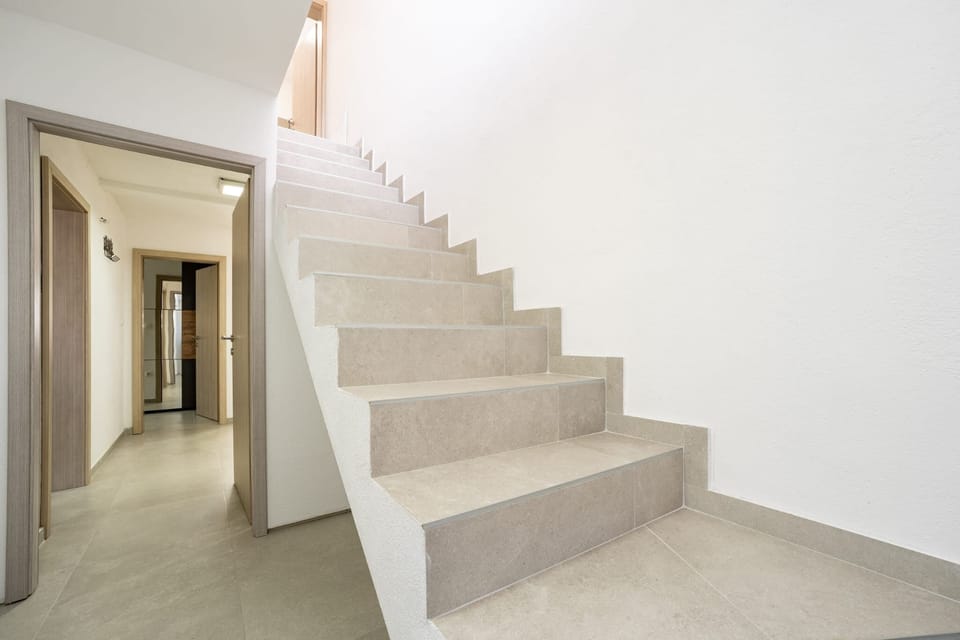 Villa | Hallway