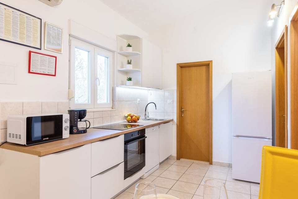 House | Private kitchen | Espresso maker, fridge, microwave, oven
