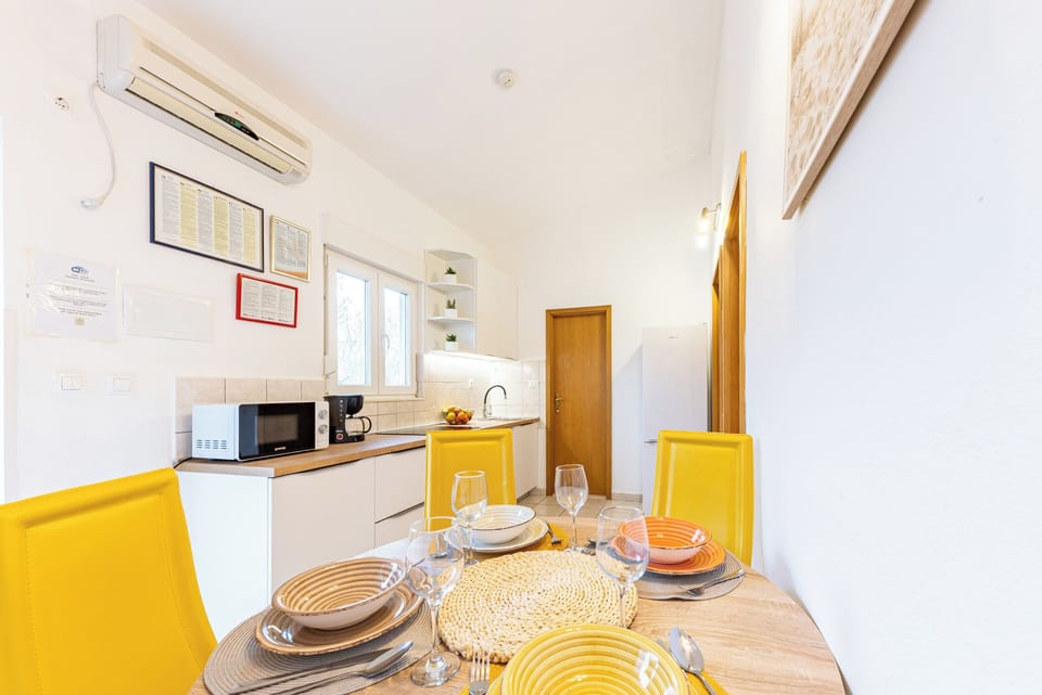 House | Dining