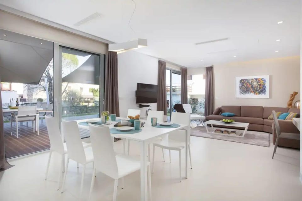Villa | Dining