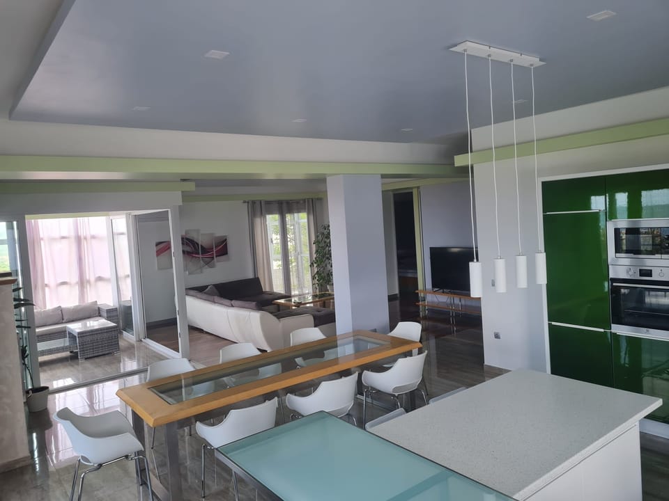 Villa | Dining