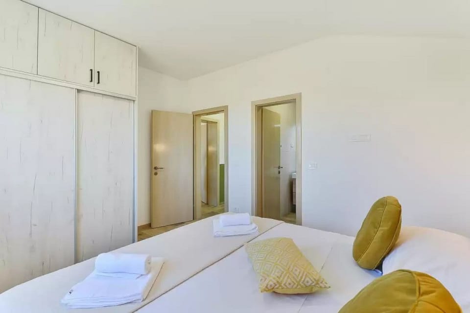 Villa | Iron/ironing board, free WiFi