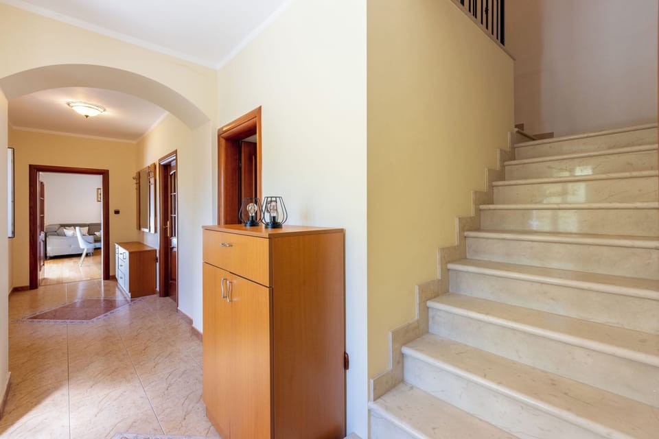 Villa | Hallway