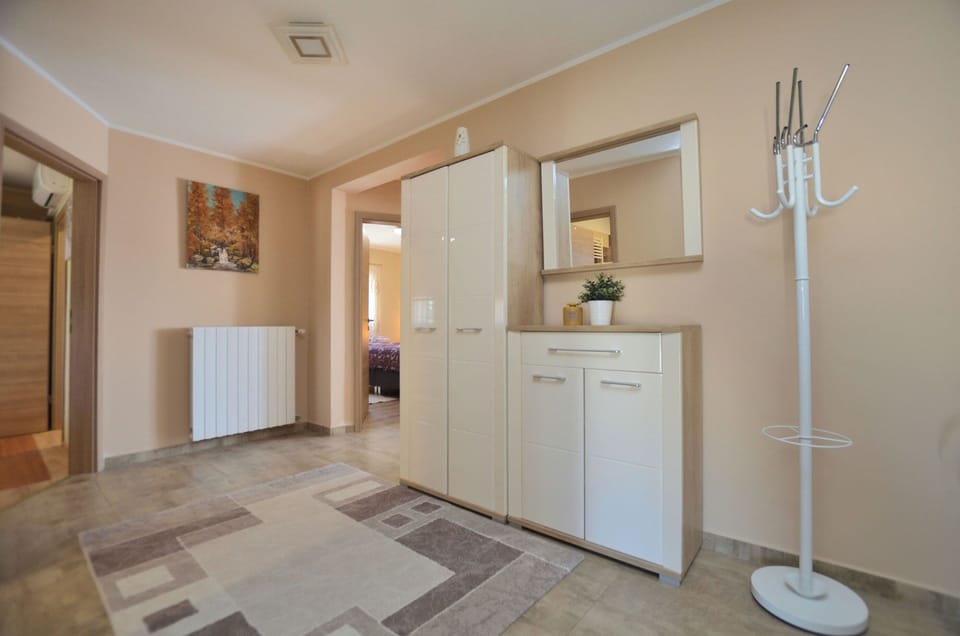 Villa | Hallway