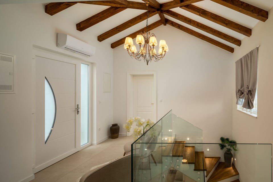 Villa | Hallway