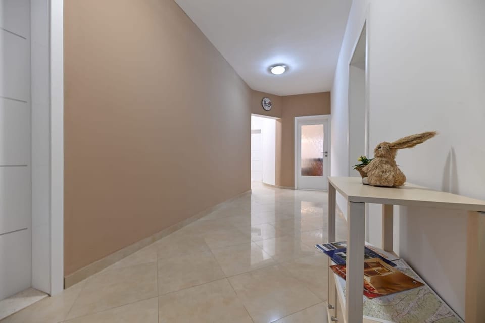 Villa | Hallway