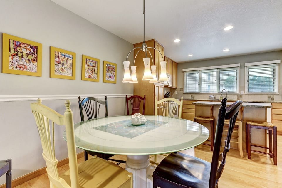 Townhome, 3 Bedrooms | Dining